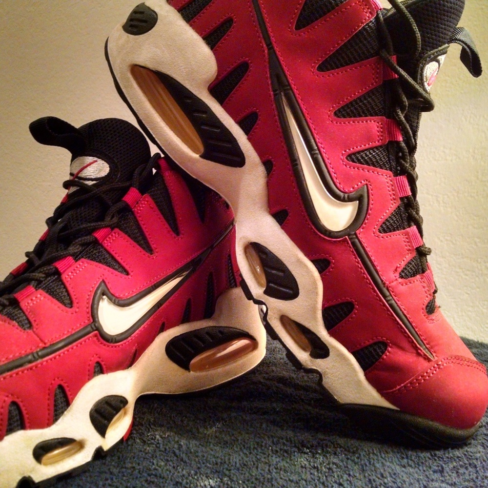 Nike Air Max Nomos - University Red - Size 11